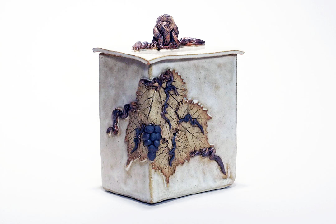 ::wide processed:urn box grape cw small472dpi.jpg